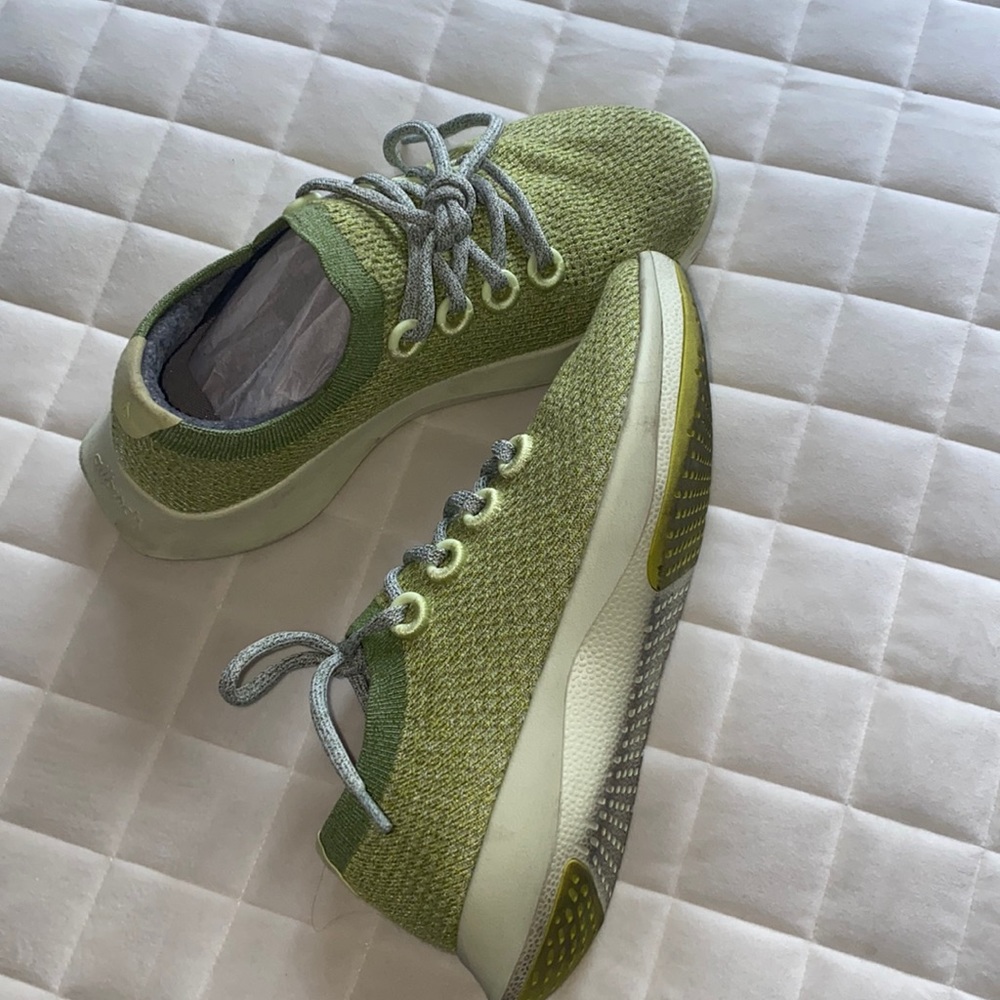 Allbirds green 9 wide.
